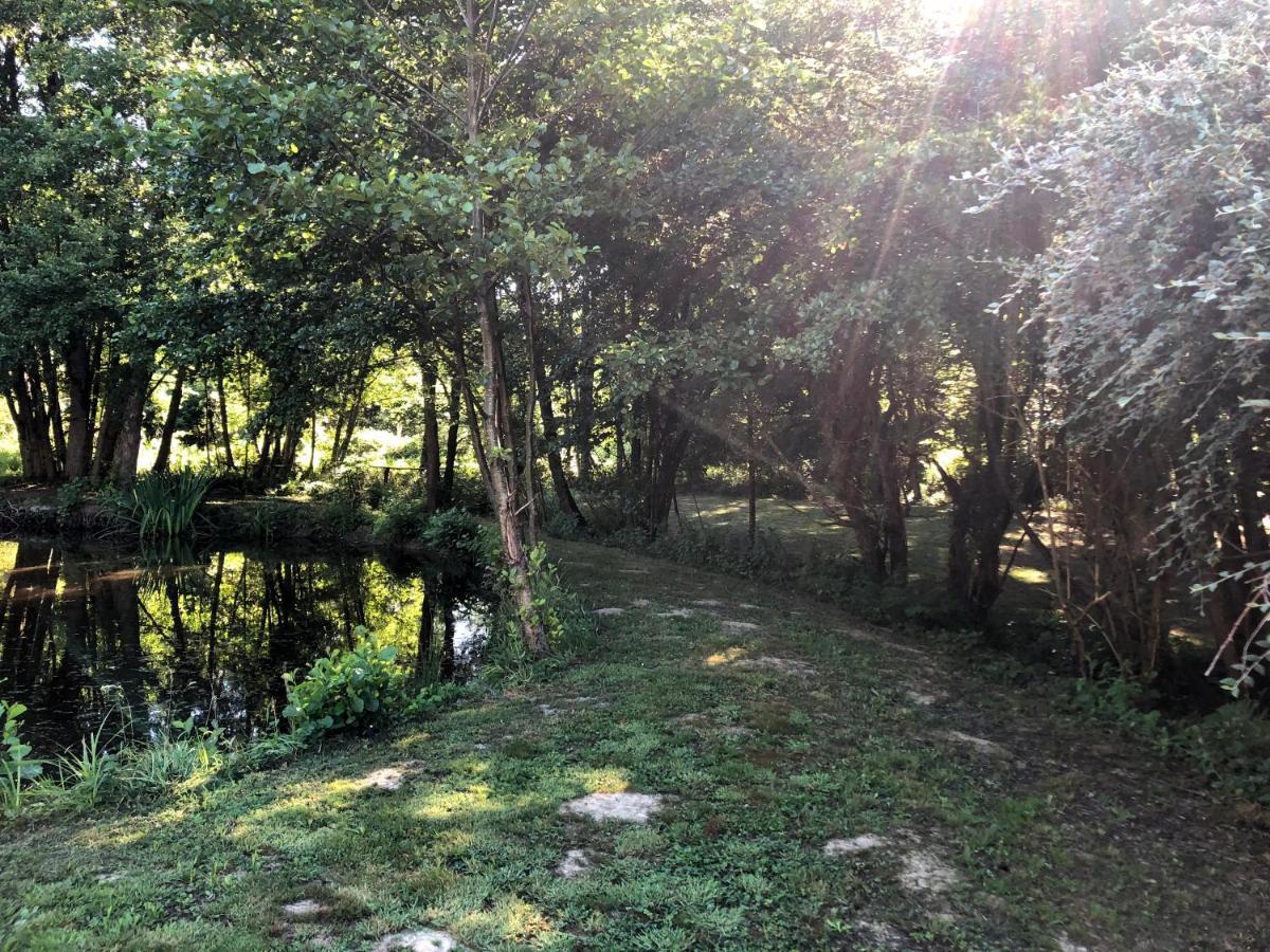 Moulin Des Forges Gites, Camping Et Glamping Moutier-Malcard Zewnętrze zdjęcie